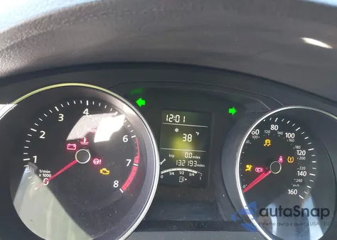 2017 Volkswagen Jetta 1.4T S z USA, uszkodzony, nr VIN 3VW2B7AJ2HM365210